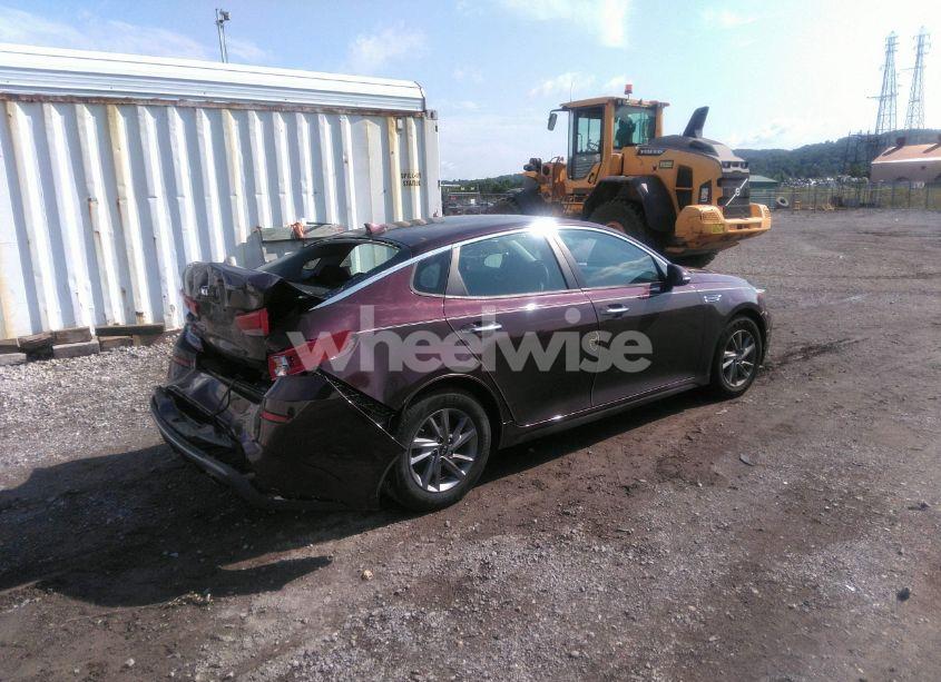 Photo 4 of 2019 Kia Optima LX (VIN 5XXGT4L3XKG343676)