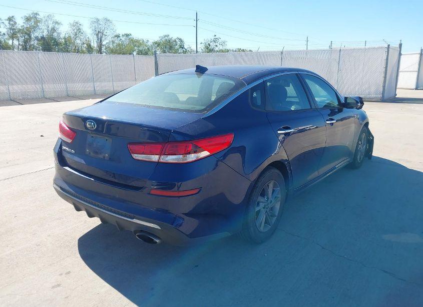 Photo 4 of 2019 Kia Optima LX (VIN 5XXGT4L3XKG348988)