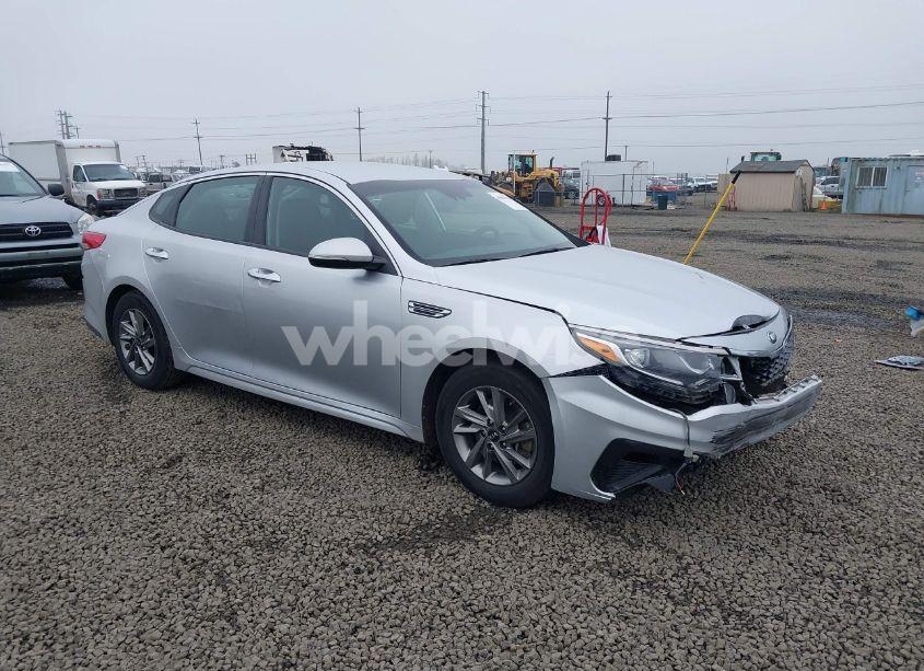 2019 Kia Optima LX (VIN 5XXGT4L3XKG357903) main photo
