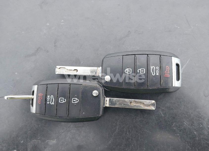 Photo 11 of 2019 Kia Optima LX (VIN 5XXGT4L3XKG357903)