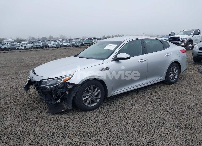 Photo 2 of 2019 Kia Optima LX (VIN 5XXGT4L3XKG357903)