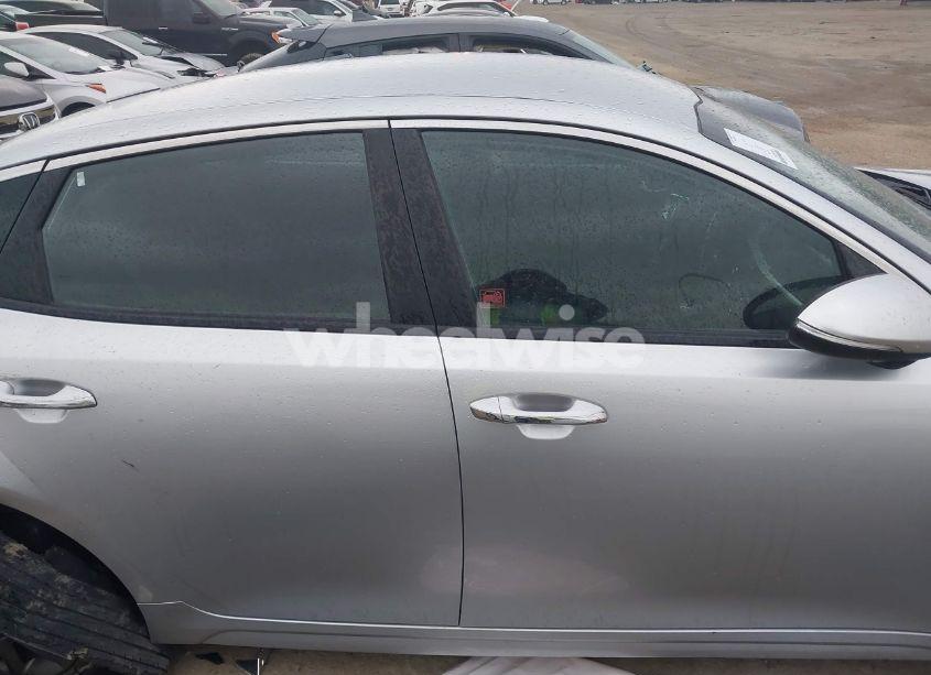 Photo 13 of 2019 Kia Optima LX (VIN 5XXGT4L3XKG359599)