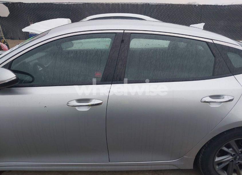 Photo 14 of 2019 Kia Optima LX (VIN 5XXGT4L3XKG359599)