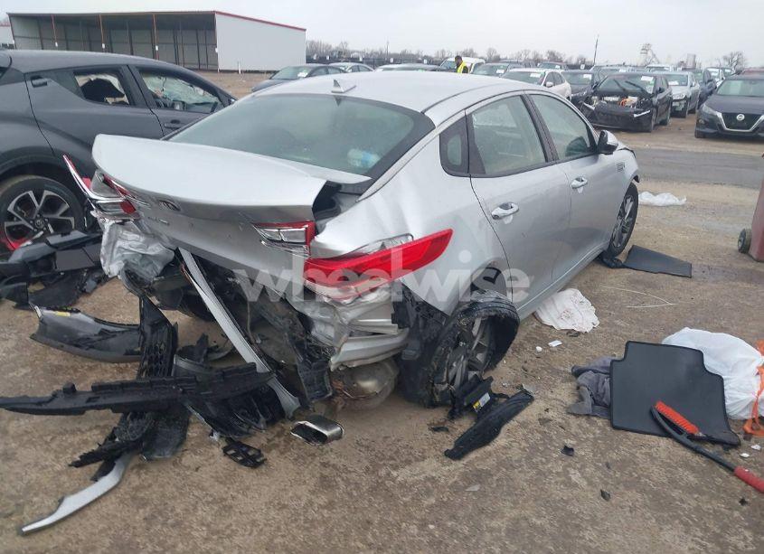 Photo 4 of 2019 Kia Optima LX (VIN 5XXGT4L3XKG359599)