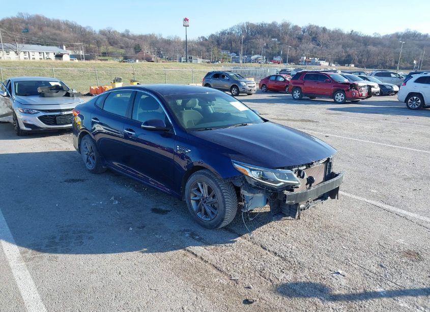 2019 Kia Optima LX (VIN 5XXGT4L3XKG361868) main photo