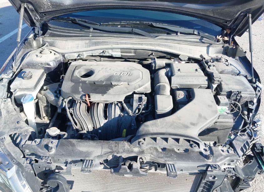 Photo 10 of 2019 Kia Optima LX (VIN 5XXGT4L3XKG361868)