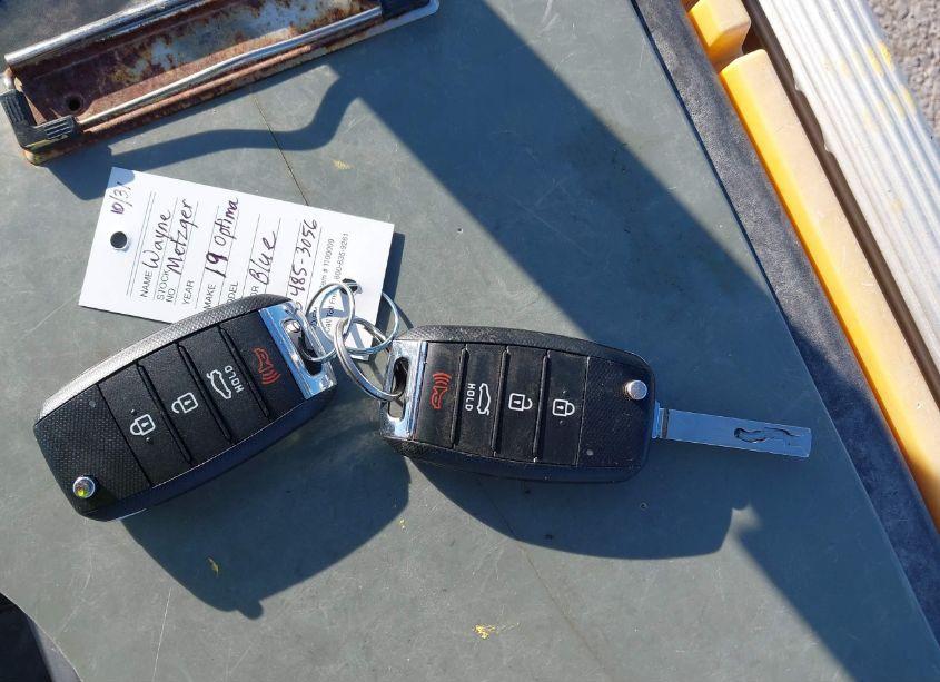 Photo 11 of 2019 Kia Optima LX (VIN 5XXGT4L3XKG361868)