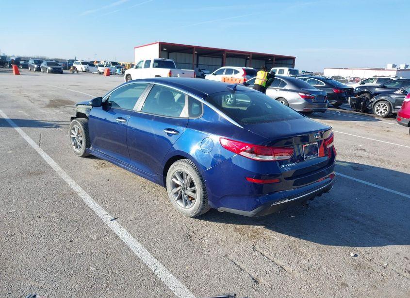 Photo 3 of 2019 Kia Optima LX (VIN 5XXGT4L3XKG361868)
