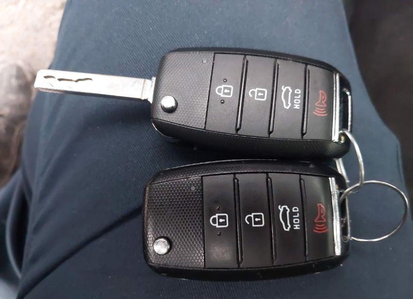 Photo 11 of 2019 Kia Optima LX (VIN 5XXGT4L3XKG363068)