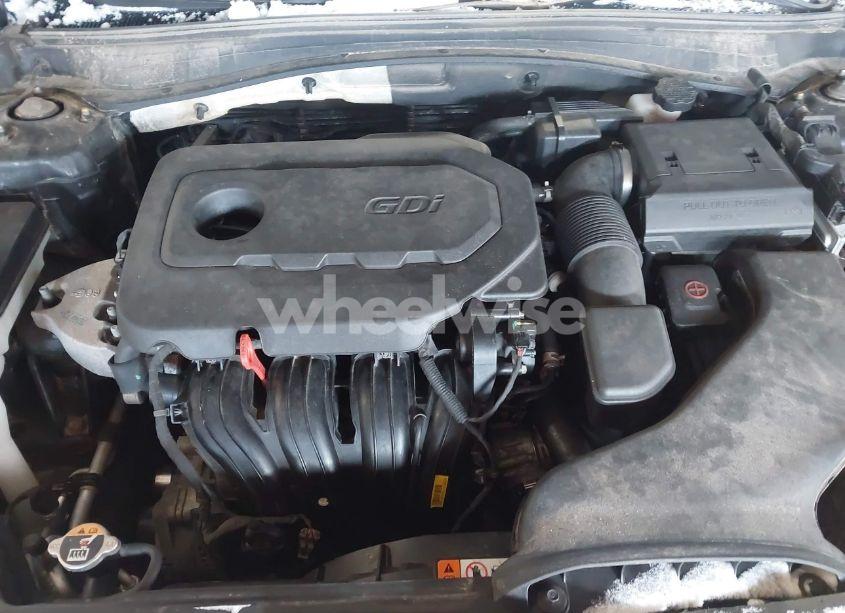 Photo 10 of 2019 Kia Optima LX (VIN 5XXGT4L3XKG363541)