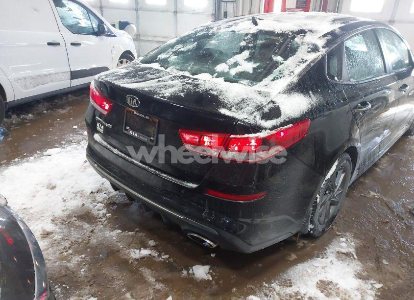 Photo 4 of 2019 Kia Optima LX (VIN 5XXGT4L3XKG363541)