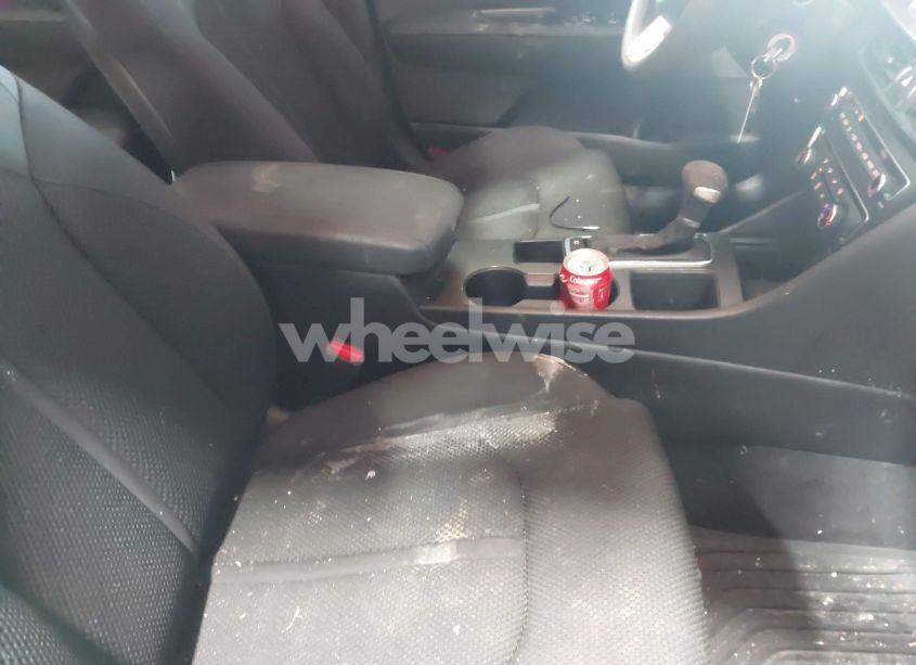 Photo 5 of 2019 Kia Optima LX (VIN 5XXGT4L3XKG363541)