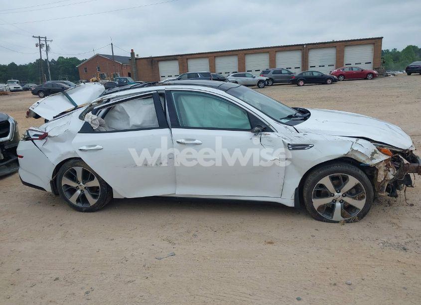 Photo 13 of 2019 Kia Optima S (VIN 5XXGT4L3XKG366276)