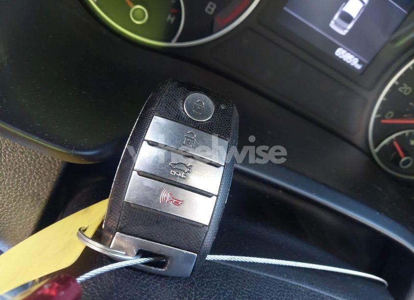 Photo 11 of 2019 Kia Optima S (VIN 5XXGT4L3XKG366522)