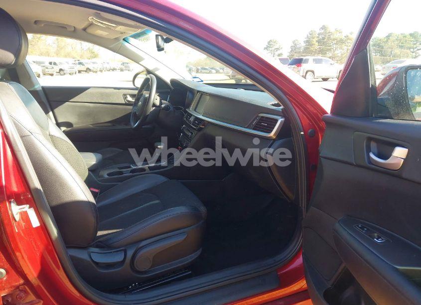 Photo 5 of 2019 Kia Optima S (VIN 5XXGT4L3XKG366522)