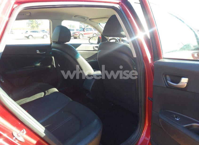 Photo 8 of 2019 Kia Optima S (VIN 5XXGT4L3XKG366522)