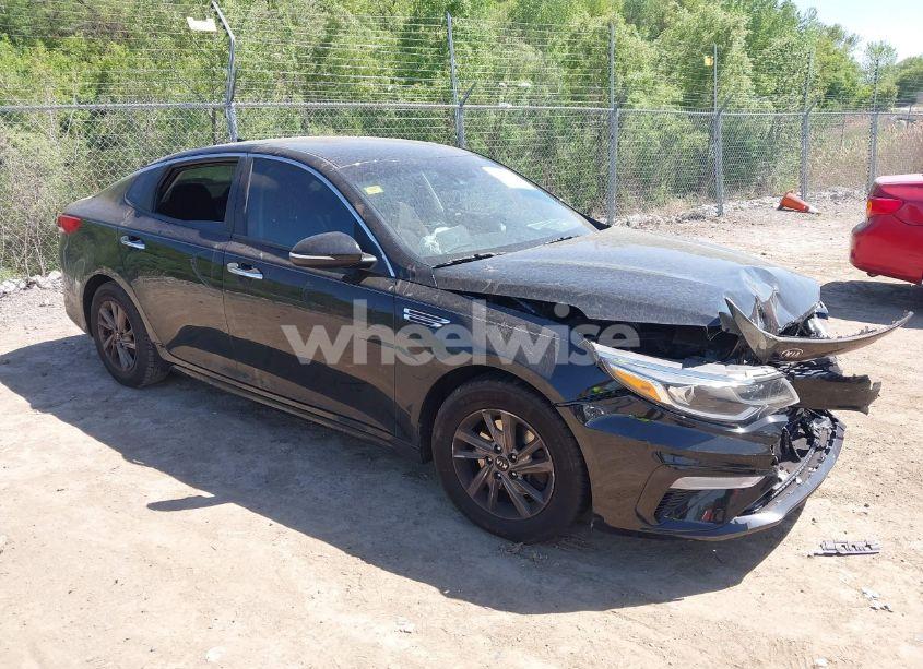 2019 Kia Optima LX (VIN 5XXGT4L3XKG367735) main photo