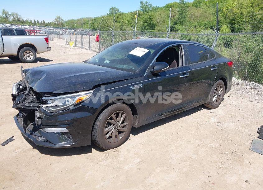 Photo 2 of 2019 Kia Optima LX (VIN 5XXGT4L3XKG367735)