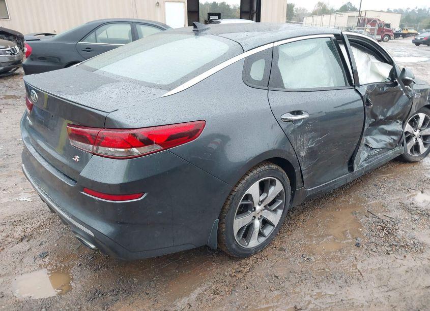 Photo 4 of 2019 Kia Optima S (VIN 5XXGT4L3XKG375950)