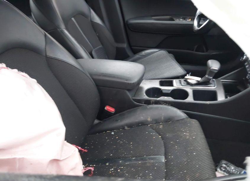 Photo 5 of 2019 Kia Optima S (VIN 5XXGT4L3XKG375950)