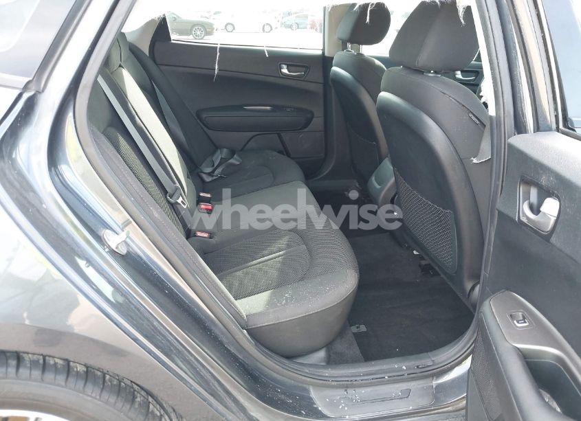 Photo 8 of 2019 Kia Optima LX (VIN 5XXGT4L3XKG376676)