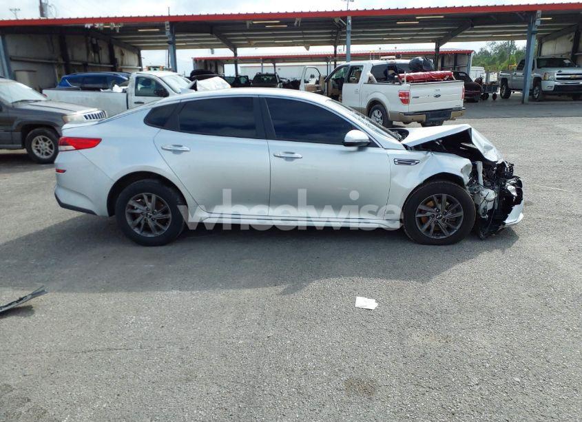 Photo 13 of 2020 Kia Optima LX (VIN 5XXGT4L3XLG388313)