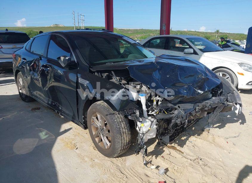 2020 Kia Optima LX (VIN 5XXGT4L3XLG388554) main photo