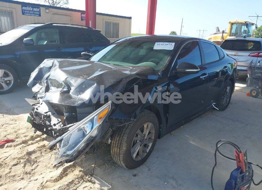 Photo 2 of 2020 Kia Optima LX (VIN 5XXGT4L3XLG388554)