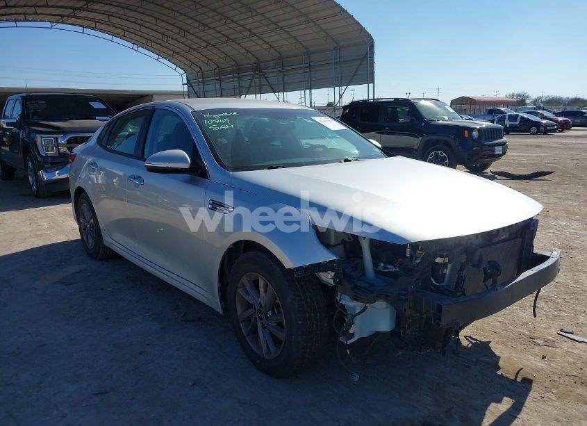 2020 Kia Optima LX (VIN 5XXGT4L3XLG423996) main photo