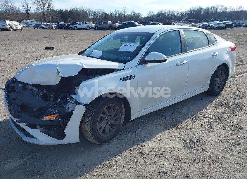 Photo 2 of 2020 Kia Optima LX (VIN 5XXGT4L3XLG424520)