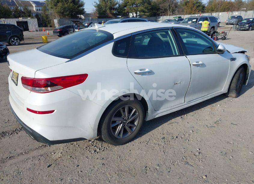 Photo 4 of 2020 Kia Optima LX (VIN 5XXGT4L3XLG424520)