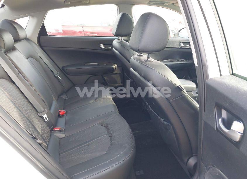 Photo 8 of 2020 Kia Optima SE (VIN 5XXGT4L3XLG440605)