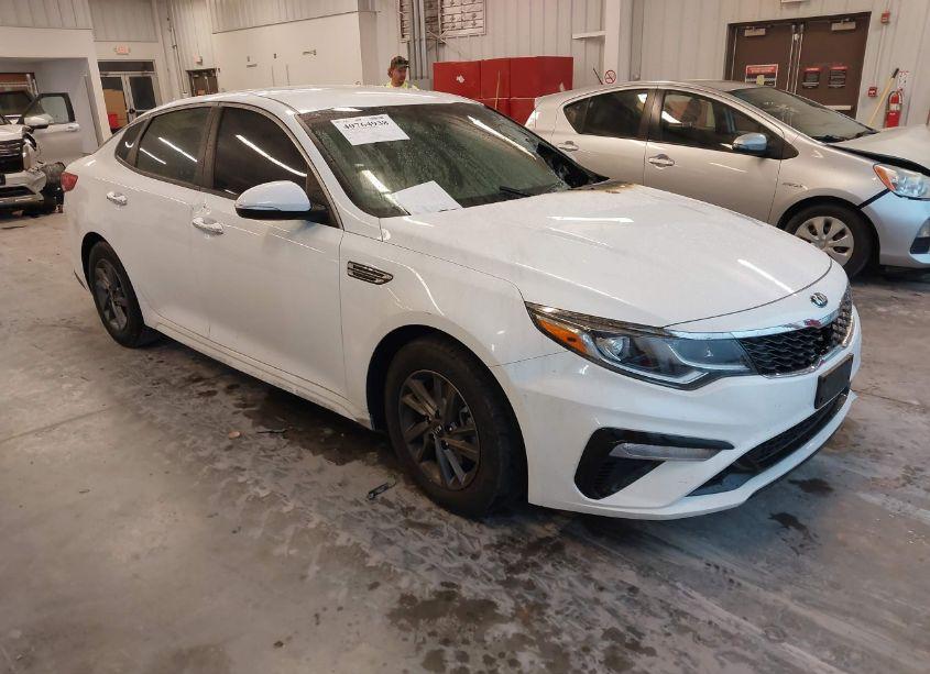 2020 Kia Optima LX (VIN 5XXGT4L3XLG449465) main photo