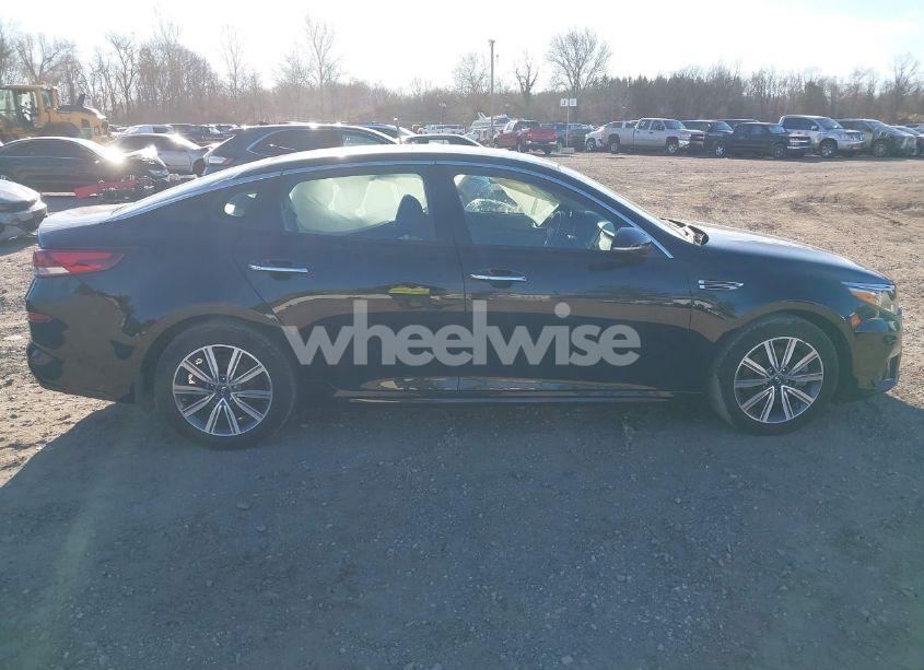 Photo 13 of 2019 Kia Optima EX (VIN 5XXGU4L10KG371014)
