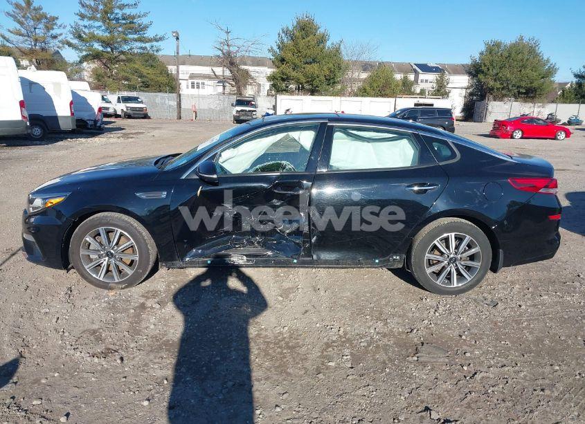 Photo 14 of 2019 Kia Optima EX (VIN 5XXGU4L10KG371014)