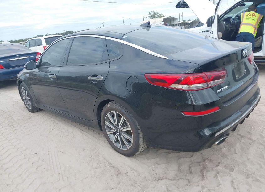 Photo 3 of 2020 Kia Optima EX (VIN 5XXGU4L10LG395038)