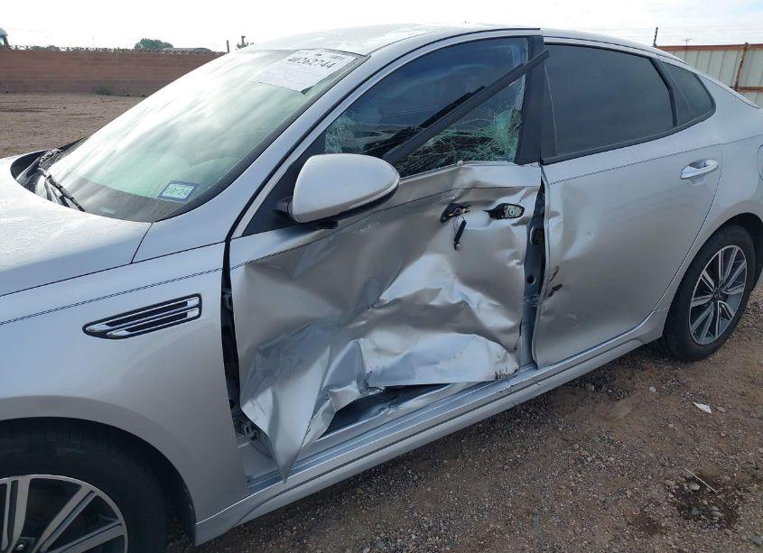 Photo 6 of 2019 Kia Optima EX (VIN 5XXGU4L11KG319200)