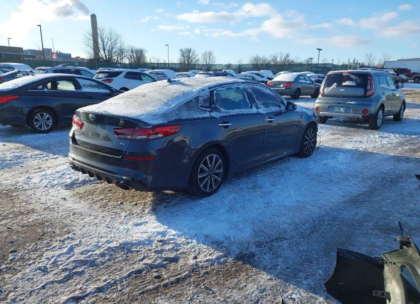 Photo 4 of 2019 Kia Optima EX (VIN 5XXGU4L12KG312336)