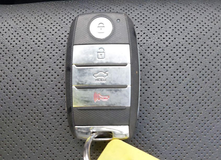 Photo 11 of 2019 Kia Optima EX (VIN 5XXGU4L12KG339634)