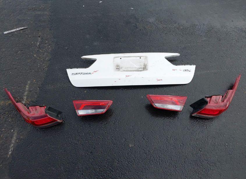 Photo 12 of 2019 Kia Optima EX (VIN 5XXGU4L12KG339634)