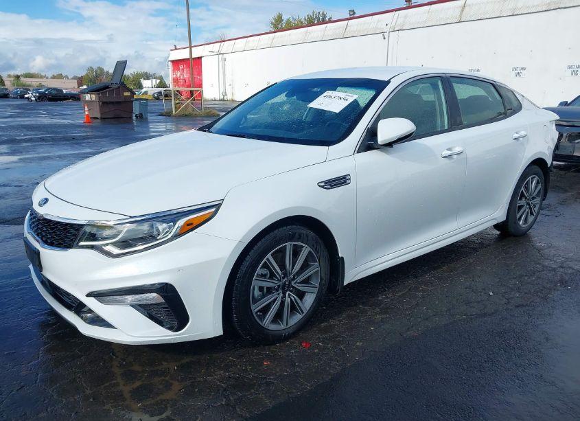 Photo 2 of 2019 Kia Optima EX (VIN 5XXGU4L12KG339634)