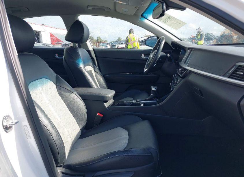 Photo 5 of 2019 Kia Optima EX (VIN 5XXGU4L12KG339634)