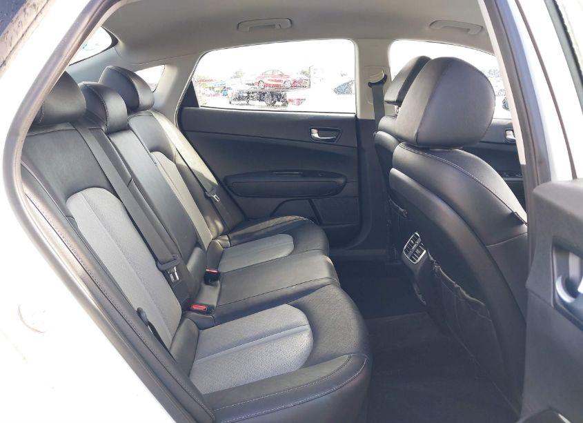 Photo 8 of 2019 Kia Optima EX (VIN 5XXGU4L12KG339634)