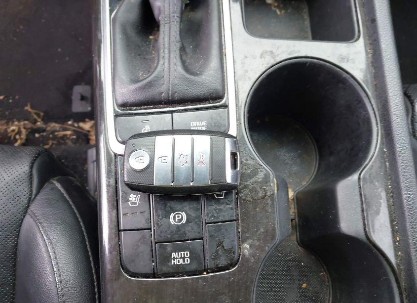 Photo 11 of 2019 Kia Optima EX (VIN 5XXGU4L14KG299816)