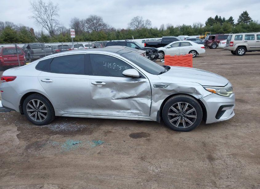 Photo 13 of 2019 Kia Optima EX (VIN 5XXGU4L14KG299816)