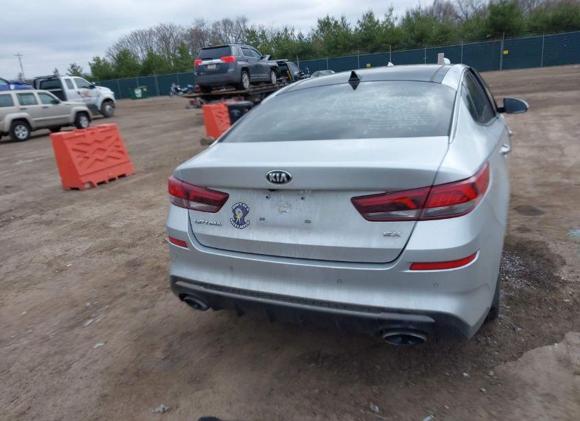 Photo 16 of 2019 Kia Optima EX (VIN 5XXGU4L14KG299816)