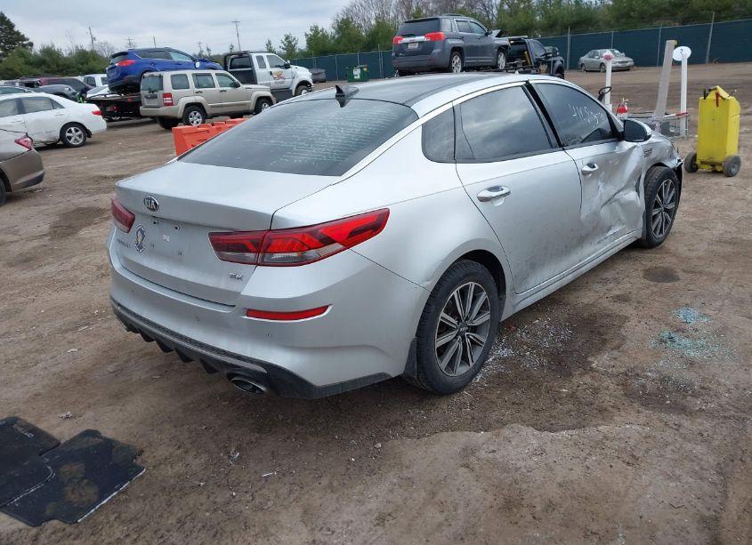 Photo 4 of 2019 Kia Optima EX (VIN 5XXGU4L14KG299816)