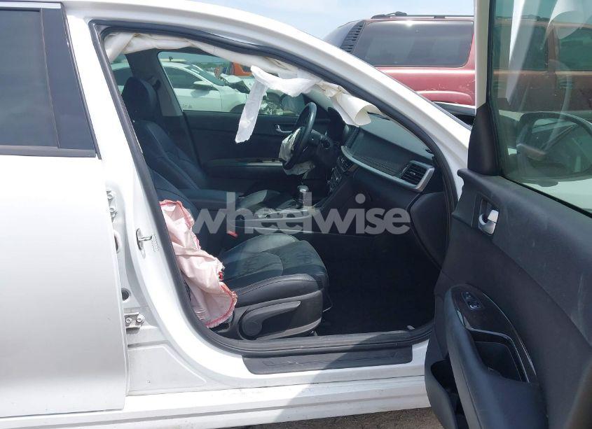 Photo 5 of 2020 Kia Optima EX (VIN 5XXGU4L14LG417817)