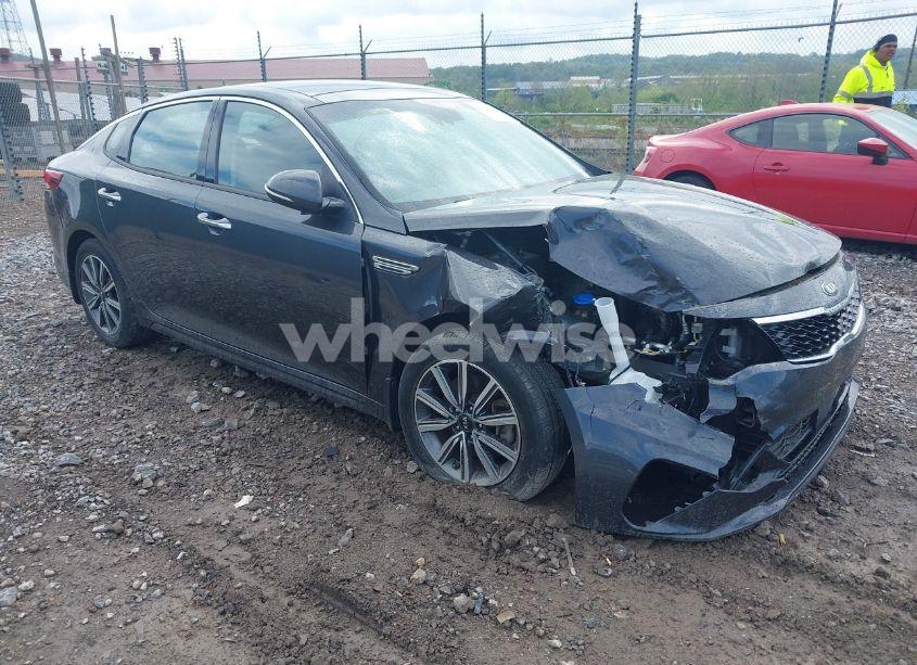2019 Kia Optima EX (VIN 5XXGU4L15KG318728) main photo