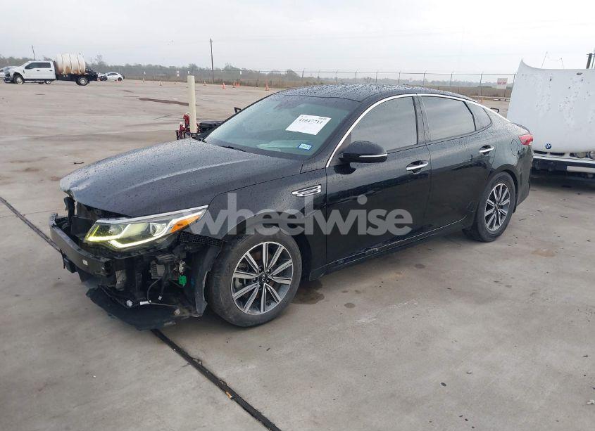 Photo 2 of 2019 Kia Optima EX (VIN 5XXGU4L16KG315076)